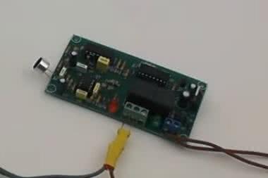 AVT2405 - PRZEŁĄCZNIK AKUSTYCZNY