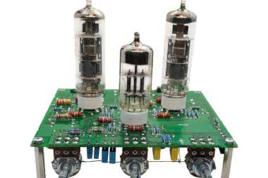 Wzmacniacz lampowy z regulacją barwy dźwięku