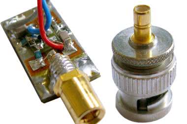 Kieszonkowy układ do generowania szumu białego do szybkiego testowania odpowiedzi impulsowej układu