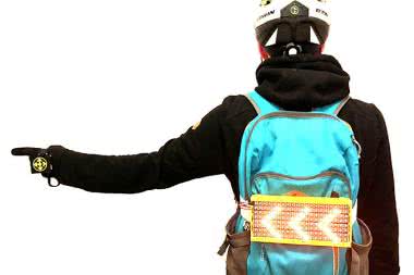 Inteligentna rękawiczka dla rowerzystów