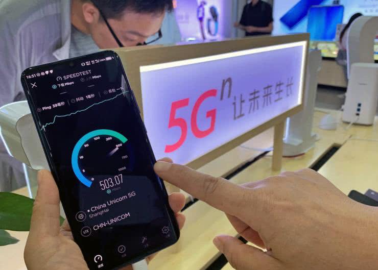 Chińskie marki smartfonów czeka dwucyfrowy spadek