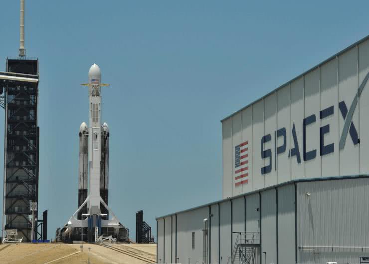 SpaceX pozyskał prawie 2 mld dolarów w rundzie finansowej