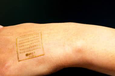 Sztuczna skóra odczuwa ból