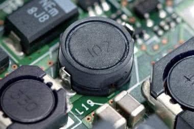 Dławiki w obwodach zasilania