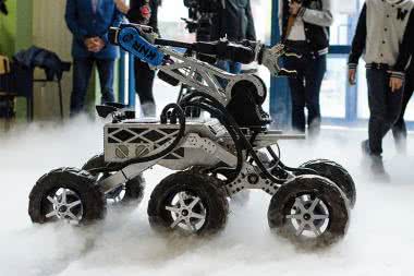 Łazik marsjański HAL-062. Projekt Koła Naukowego Robotyków KNR działającego przy Wydziale Mechanicznym Energetyki i Lotnictwa Politechniki Warszawskiej