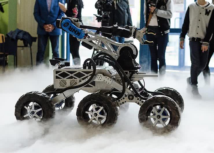 Łazik marsjański HAL-062. Projekt Koła Naukowego Robotyków KNR działającego przy Wydziale Mechanicznym Energetyki i Lotnictwa Politechniki Warszawskiej