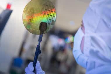 Do 2025 roku udział podzespołów SiC w pojazdach EV osiągnie 25%