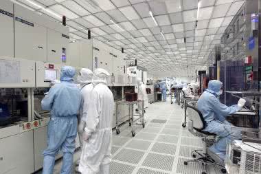 Czwarty kwartał dla ST lepszy niż oczekiwano