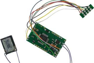 Dekoder DCC trakcji i dźwięku do modeli kolejowych (1)