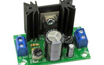 Miniaturowy zasilacz uniwersalny