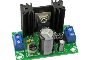 Miniaturowy zasilacz uniwersalny