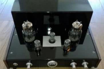 Wzmacniacz Ernő Borbélya na lampie 6S33S z możliwością pracy na dwóch i na jednym systemie triodowym lampy