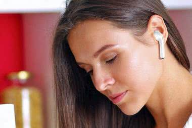 Rośnie popyt na bezprzewodową elektronikę noszoną - 259 mln zestawów TWS w 2021 roku