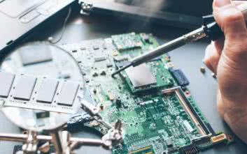 Praca z płytką drukowaną - w co wyposażyć stanowisko