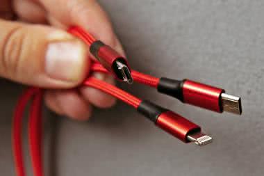 UE zamierza zmusić Apple'a do zastosowania wspólnego standardu ładowania