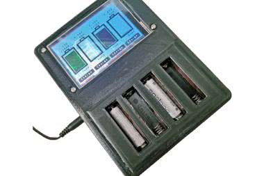 Mikroprocesorowa ładowarka do akumulatorków AA oraz AAA