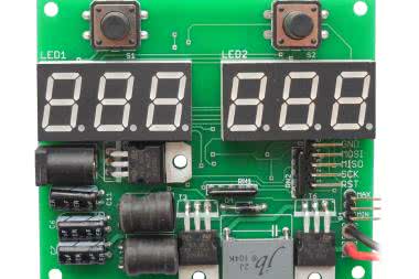 Przyrząd do formowania kondensatorów elektrolitycznych