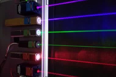 Lasery - parametry, sterowanie i zastosowanie