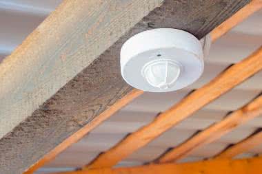 Jak zbudowany jest czujnik ruchu typu PIR?