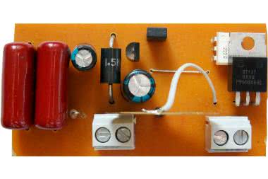 Wyłącznik wstrząsowy z dodatkową logiką