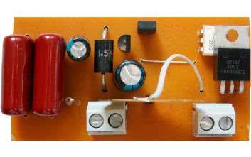 Wyłącznik wstrząsowy z dodatkową logiką