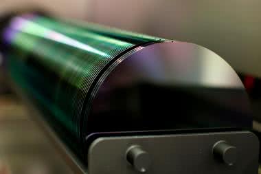 Nowe rekordy w zakresie dostaw i przychodów z płytek krzemowych