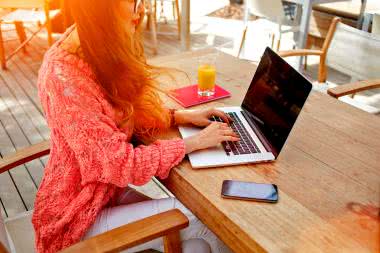 Pięć największych marek notebooków notuje miesięczny wzrost dostaw