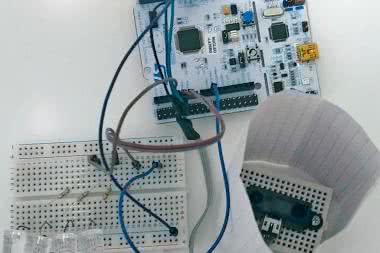 Wbudowane sieci neuronowe w STM32 (3). Sieć neuronowa rozpoznaje gesty