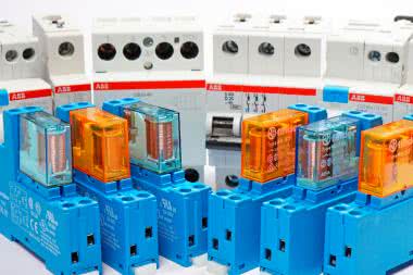 Przekaźniki do zdań specjalnych