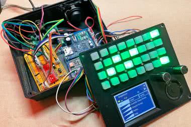 Automat perkusyjny BassMate do wspomagania ćwiczeń gry na instrumentach