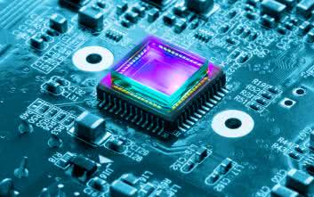 Czujniki optyczne (3). Pirometry scalone, czujniki piroelektryczne oraz mikrobolometry