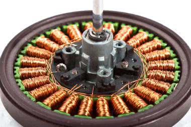 Zintegrowane sterowniki silników BLDC małej mocy