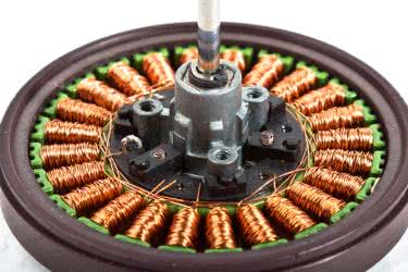 Zintegrowane sterowniki silników BLDC małej mocy