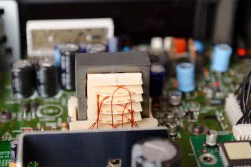 Urządzenia zasilające (3)