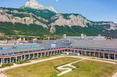 Producenci samochodów napędzą sprzedaż chipów STMicroelectronics