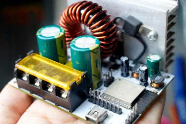 Solarna ładowarka akumulatorów z MPPT (2)