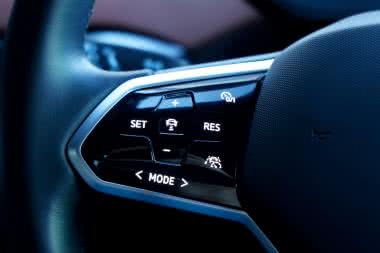 Ewolucja peryferiów analogowych w mikrokontrolerach 8-bitowych