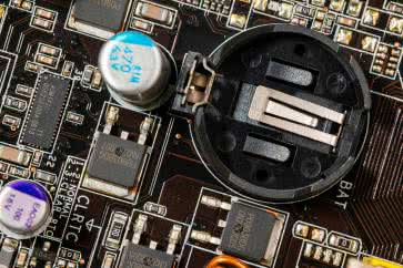 Wzbudzenie drgań rezonatorów kwarcowych 32768 Hz