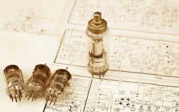 Prowadzenie masy inspirowane układami lampowymi