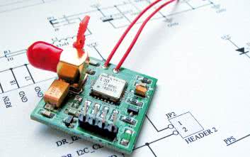 Miniaturowy GPS dla robotyki i nie tylko
