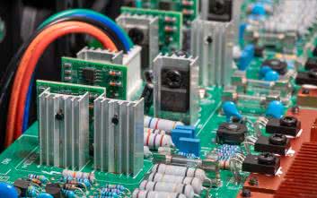 Stopnie wejściowe wzmacniaczy operacyjnych