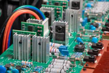 Stopnie wejściowe wzmacniaczy operacyjnych