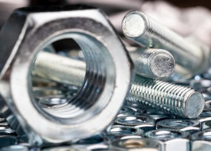 Jak ocenić jakość elementów złącznych przed montażem?