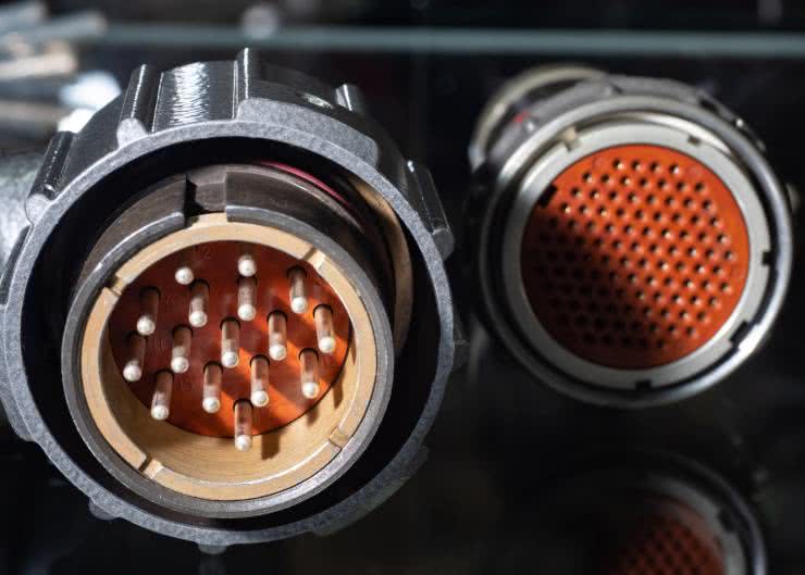 Złącza do zastosowań specjalnych - wysoka niezawodność w ekstremalnych środowiskach