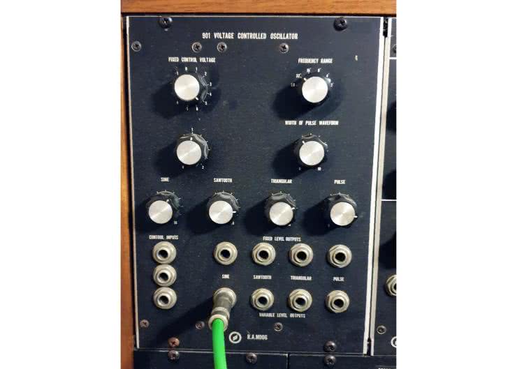 Syntezatory dźwięku (3). Oscylatory sterowane napięciem