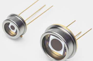 Czujniki światła o małych szumach i dużej czułości