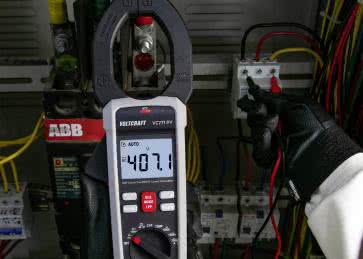 Teraz w ofercie Conrad: Voltcraft prezentuje zaawansowany miernik cęgowy VC-771 PV