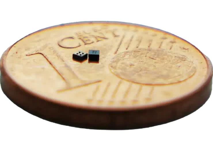 Miniaturowy, cyfrowy czujnik temperatury o całkowitym błędzie pomiaru poniżej ±0,09°C