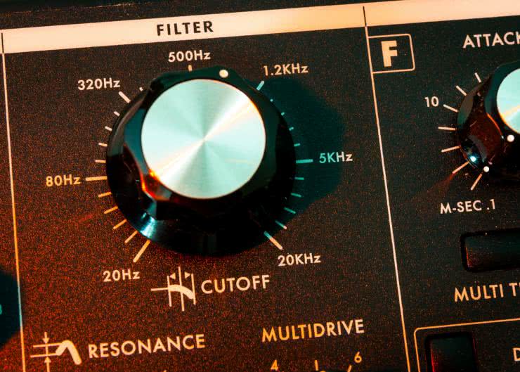 Syntezatory dźwięku (6). Generatory obwiedni