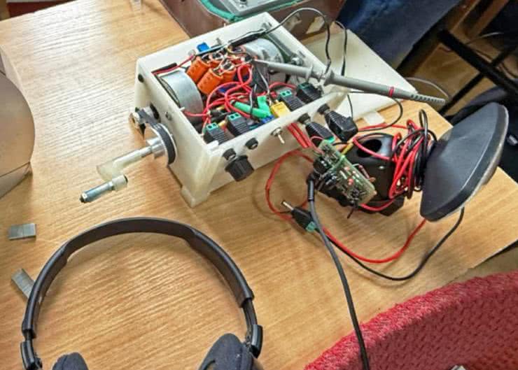 Prądnica survivalowa RIL – Radio Ignis Lux